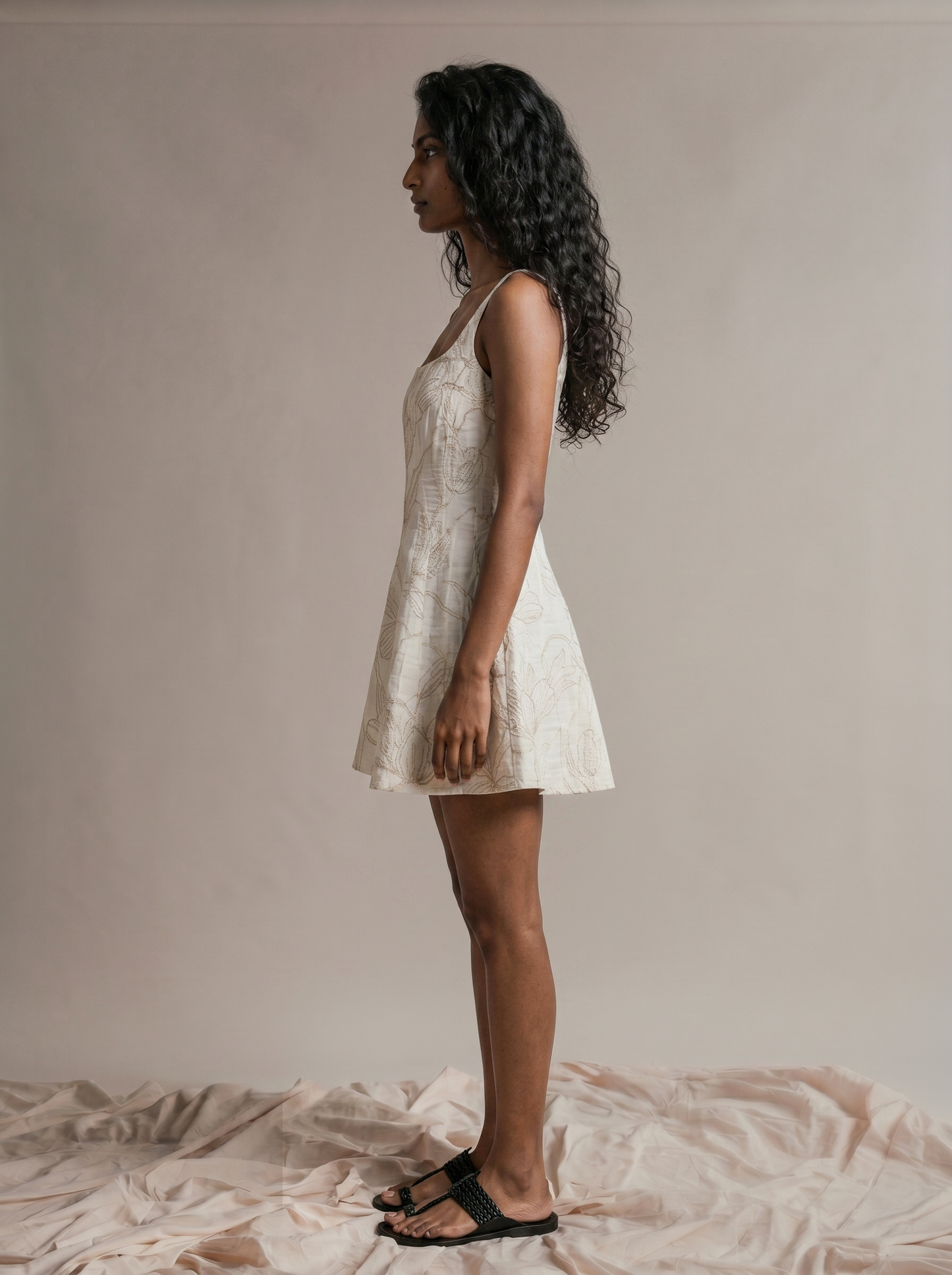 THE OUTLINE DRESS - NATURAL