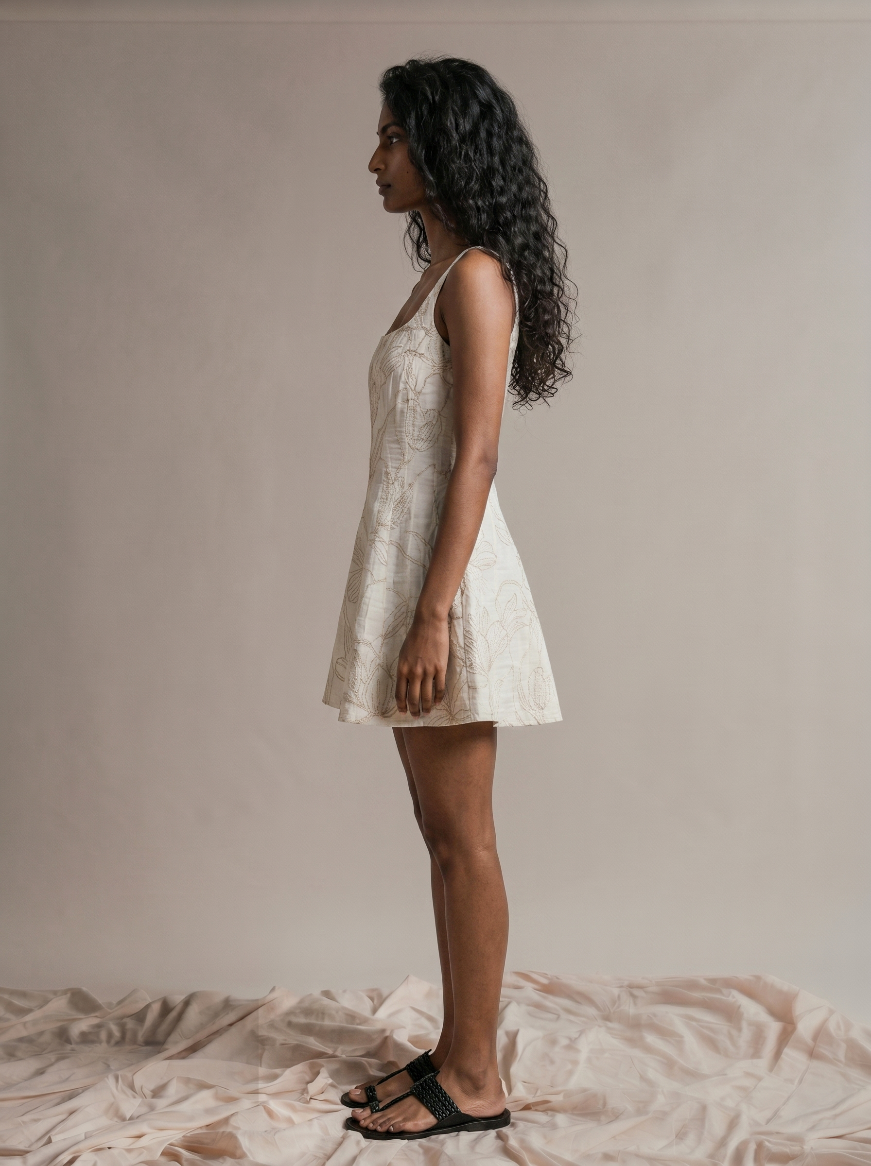 THE OUTLINE DRESS - NATURAL