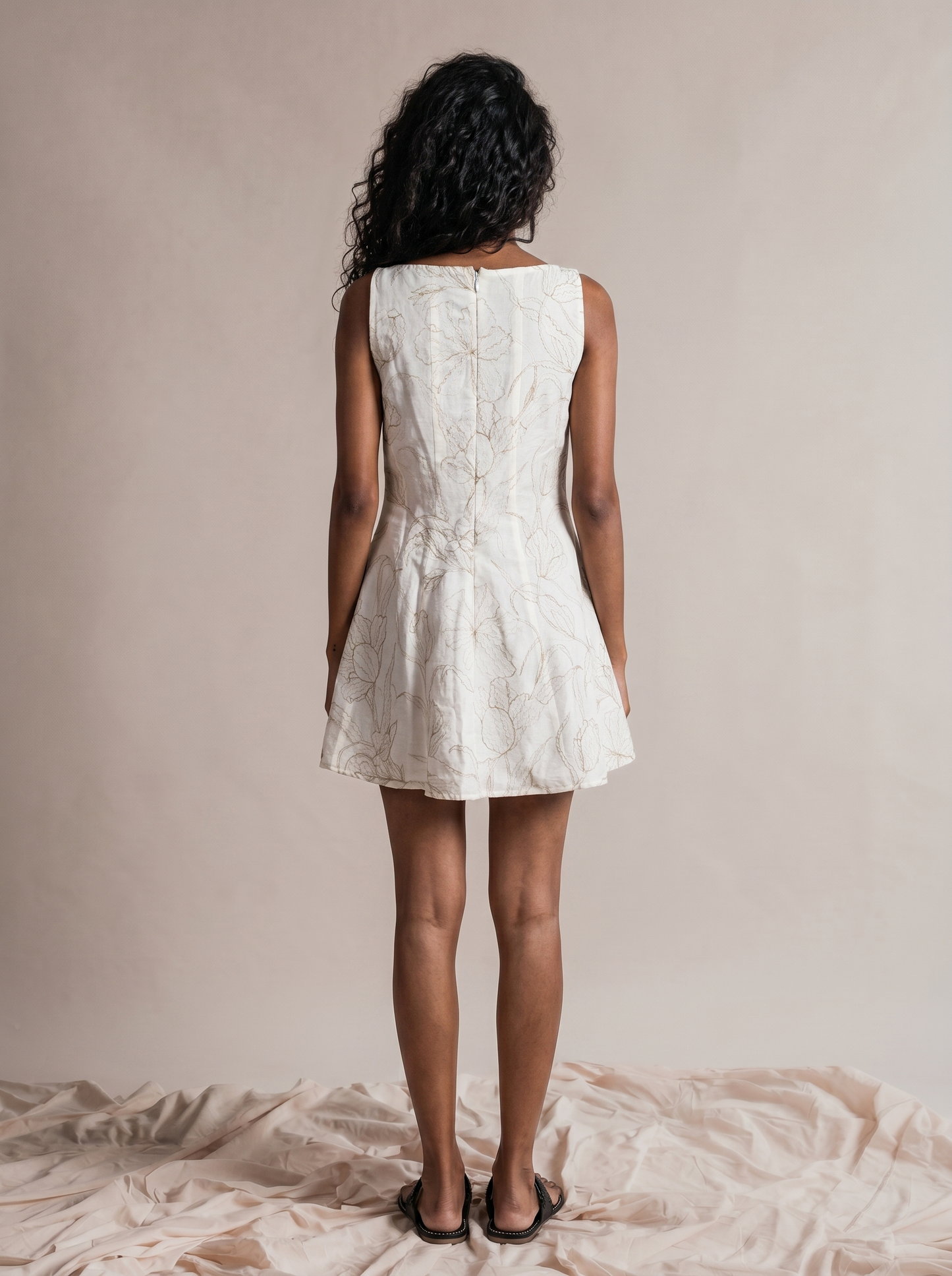 THE OUTLINE DRESS - NATURAL